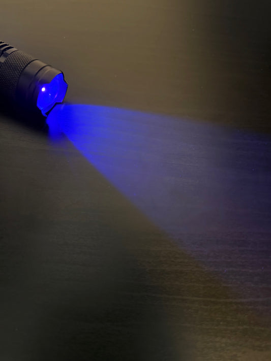 UV-Taschenlampe - CloudyMinds
