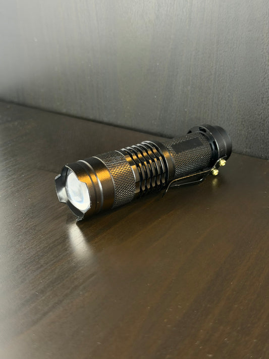 UV-Taschenlampe - CloudyMinds