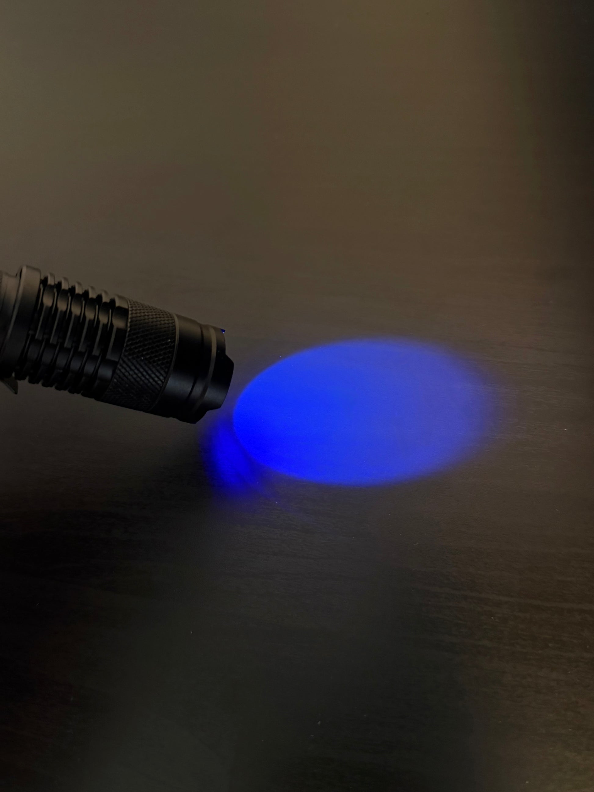 UV-Taschenlampe - CloudyMinds