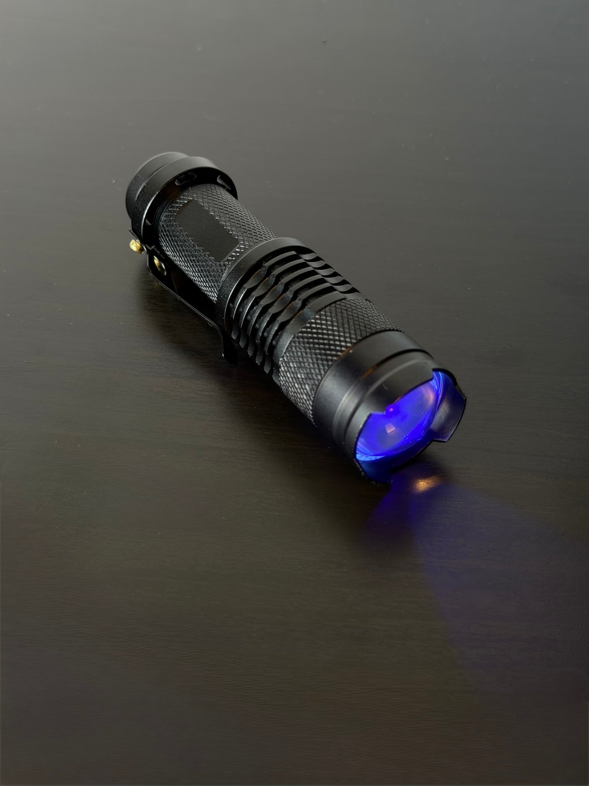 UV-Taschenlampe - CloudyMinds