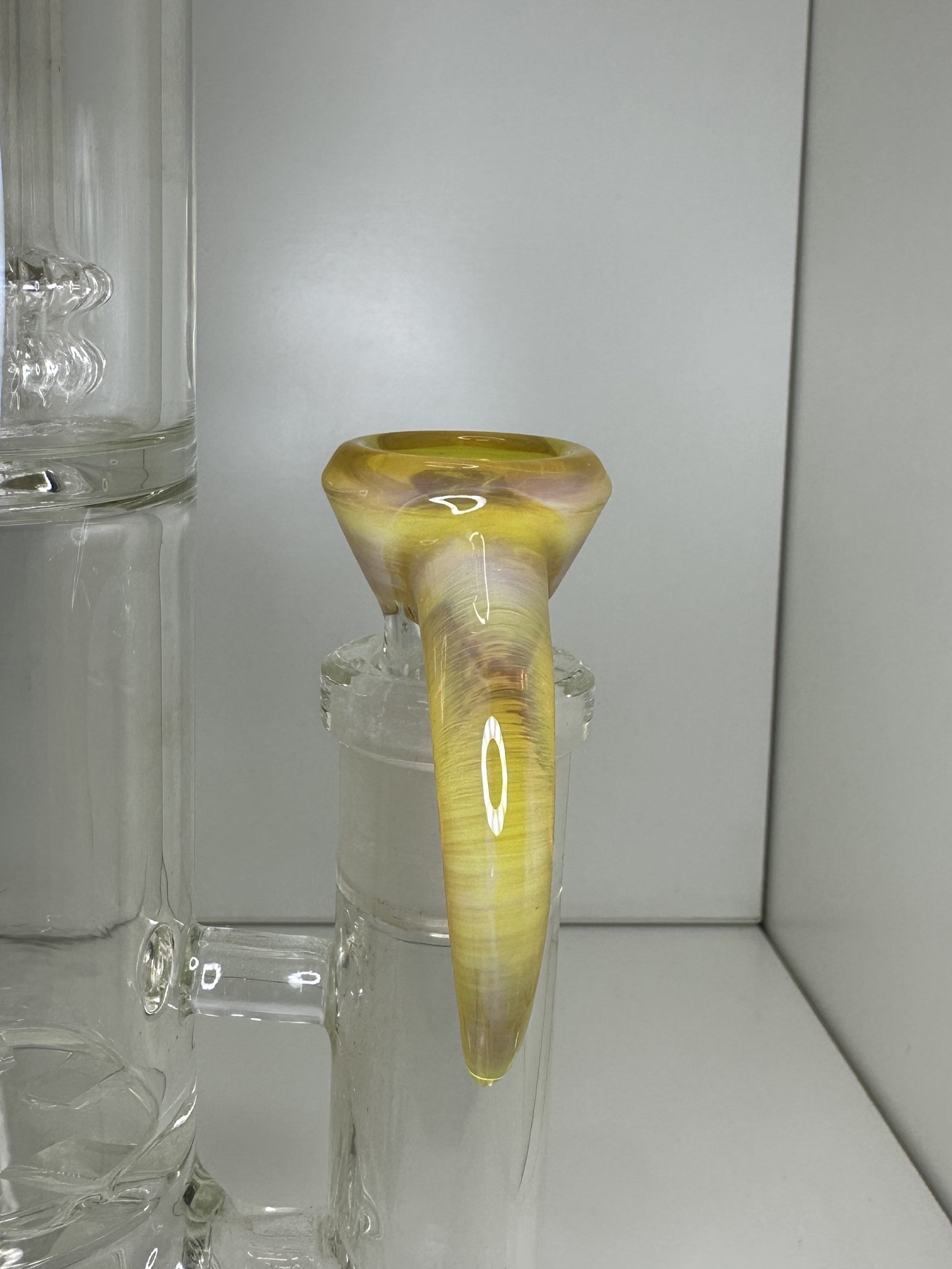 Kunstvoller 18mm, 4-Loch Bong-Kopf - CloudyMinds