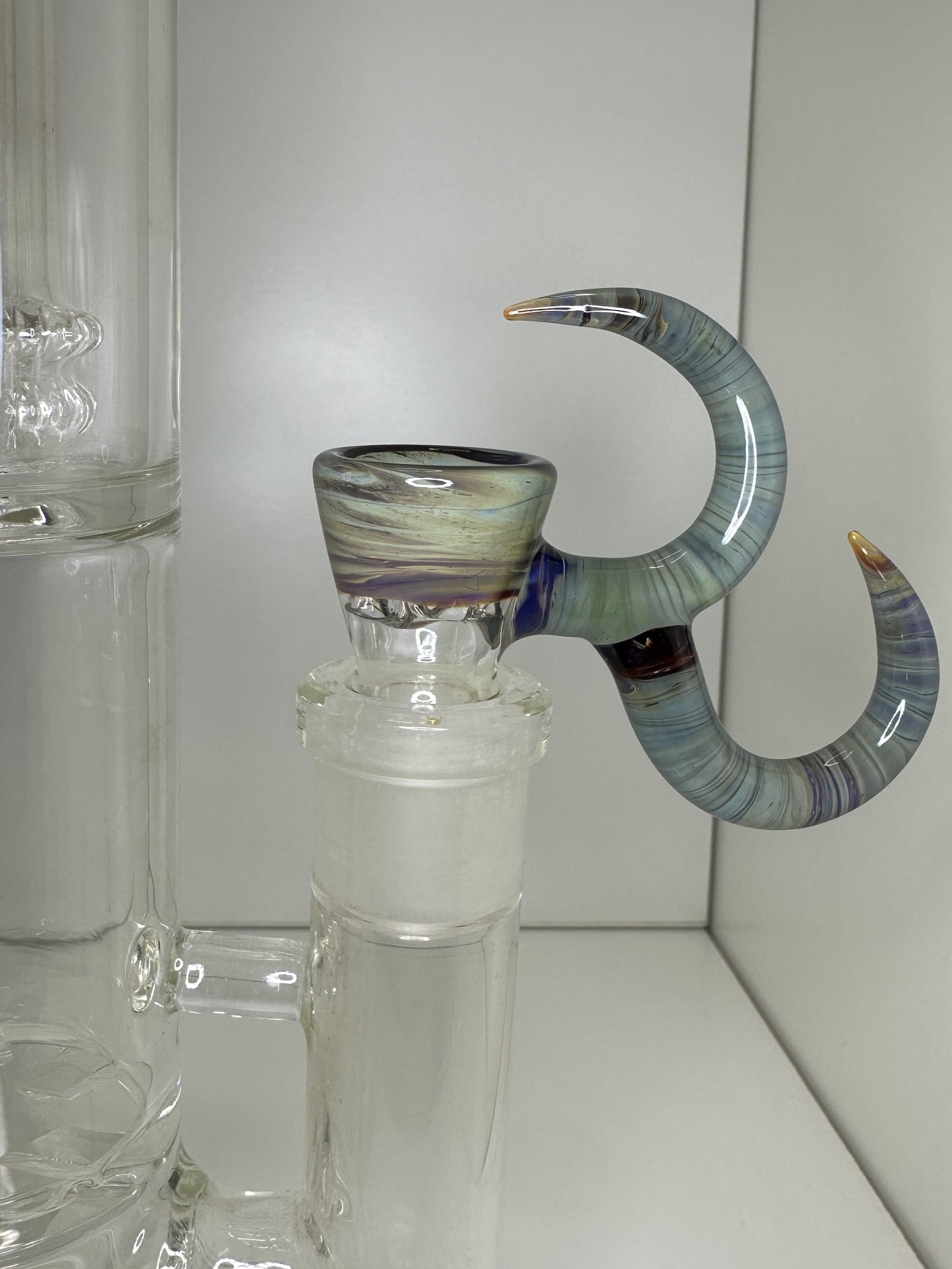 Kunstvoller 18mm, 4-Loch Bong-Kopf - CloudyMinds